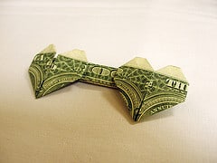 how-to-date-someone-with-less-money