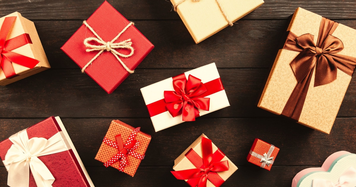 clustering of small presents with red, white and brown wrapping details