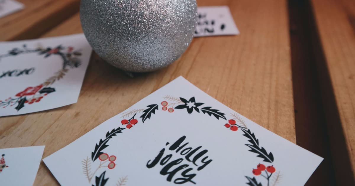 which co-workers get a holiday card: holiday business etiquette fun