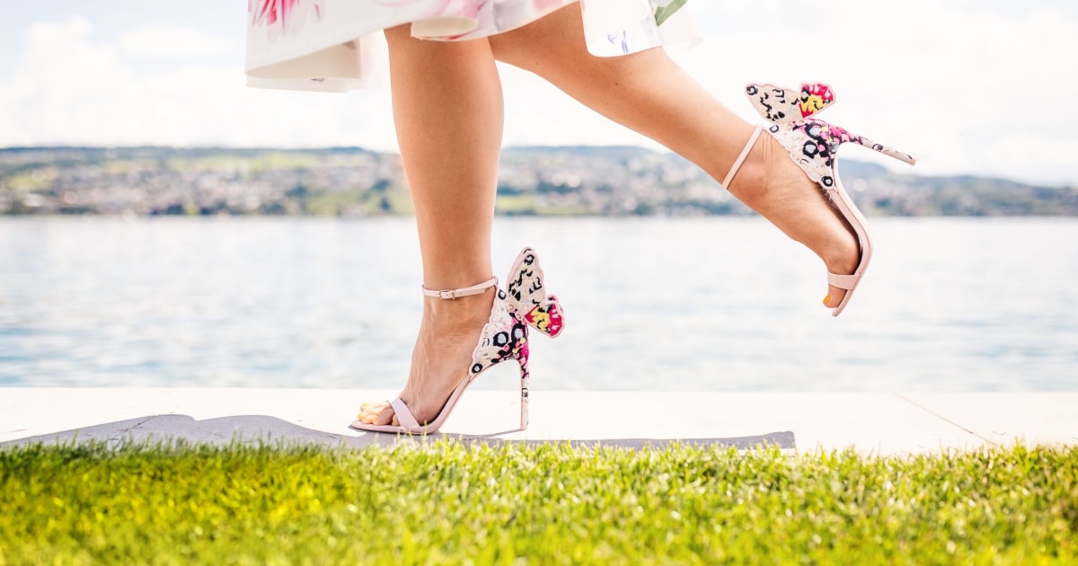 How to Walk in Heels: 7 Tricks That Work
