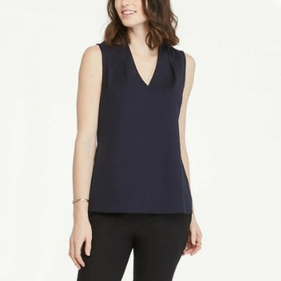 Lululemon Energy High-Neck Longline Tough Bra worn by Sophie (Gugu