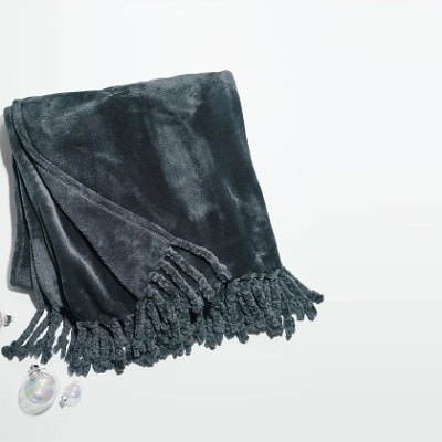 blue throw blanket