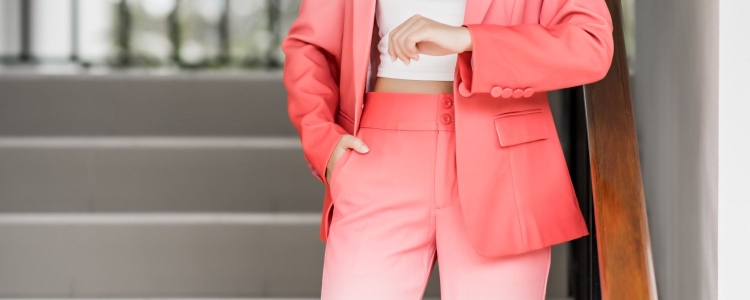 Colorful Pants for Work: How to Style Them and Look Like a Boss