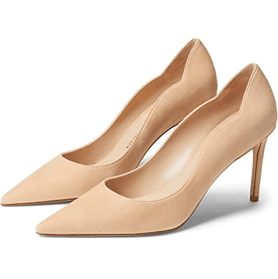beige pump with scallop shaped detail along side