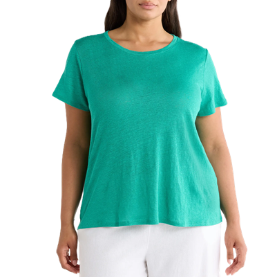 woman wears teal linen t-shirt with white pants